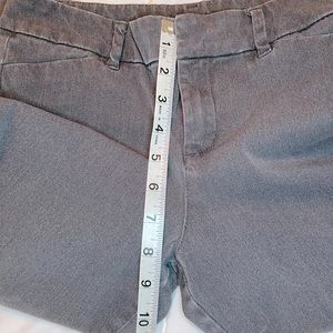 Old Navy Pixie Pants Gray GUC no rips or stains. Size: 4 P